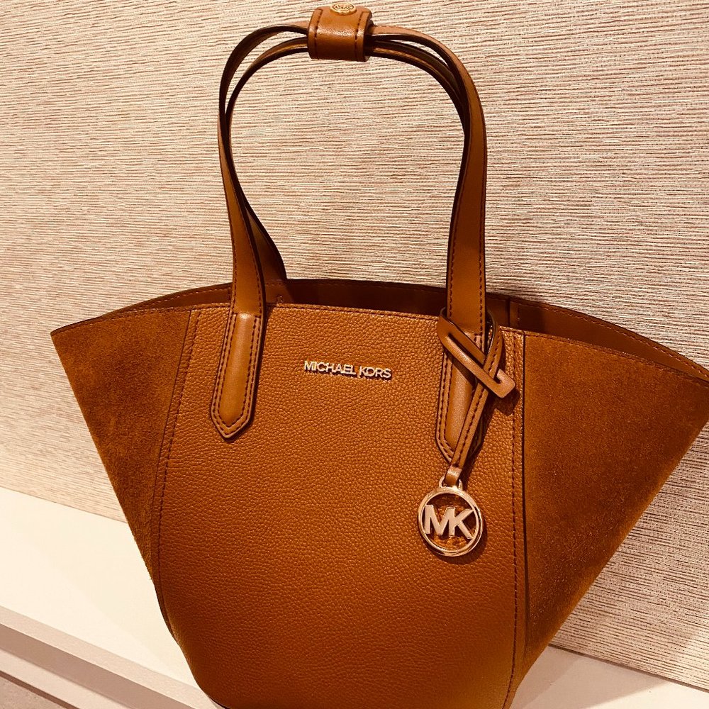 Michael Kors bucket bag